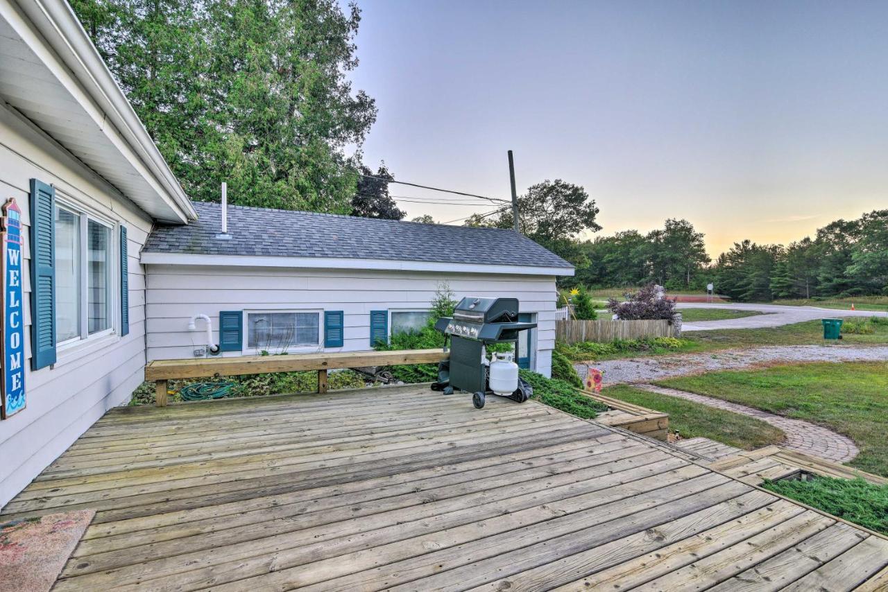 East Tawas Cabin With Lake Huron Access And Views Exterior foto