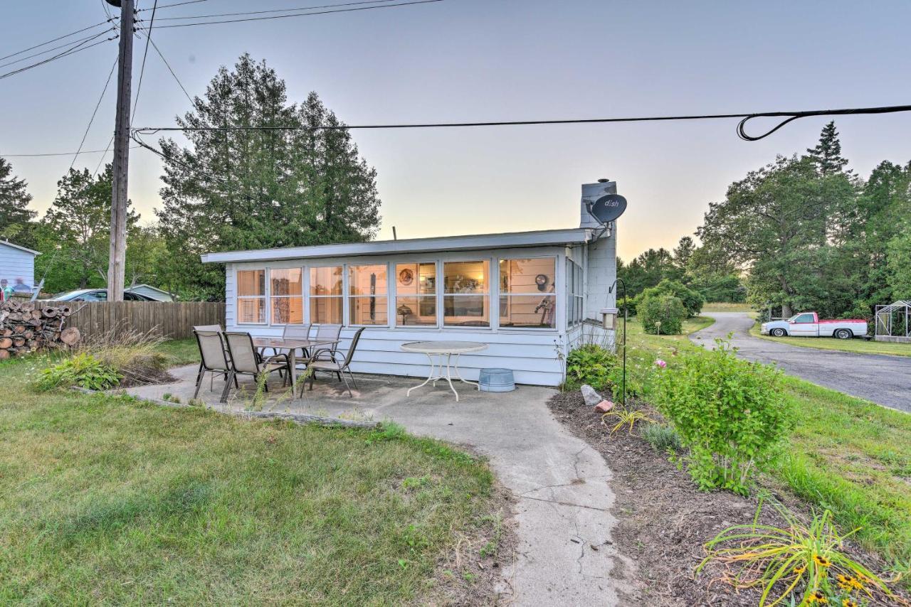 East Tawas Cabin With Lake Huron Access And Views Exterior foto